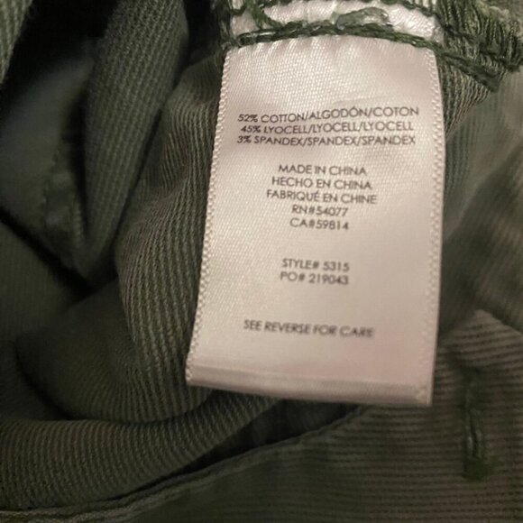 🌿 Cabi Olive Utility Slim Pants | Size 4 | Soft Stretch Fit - Picture 8 of 8